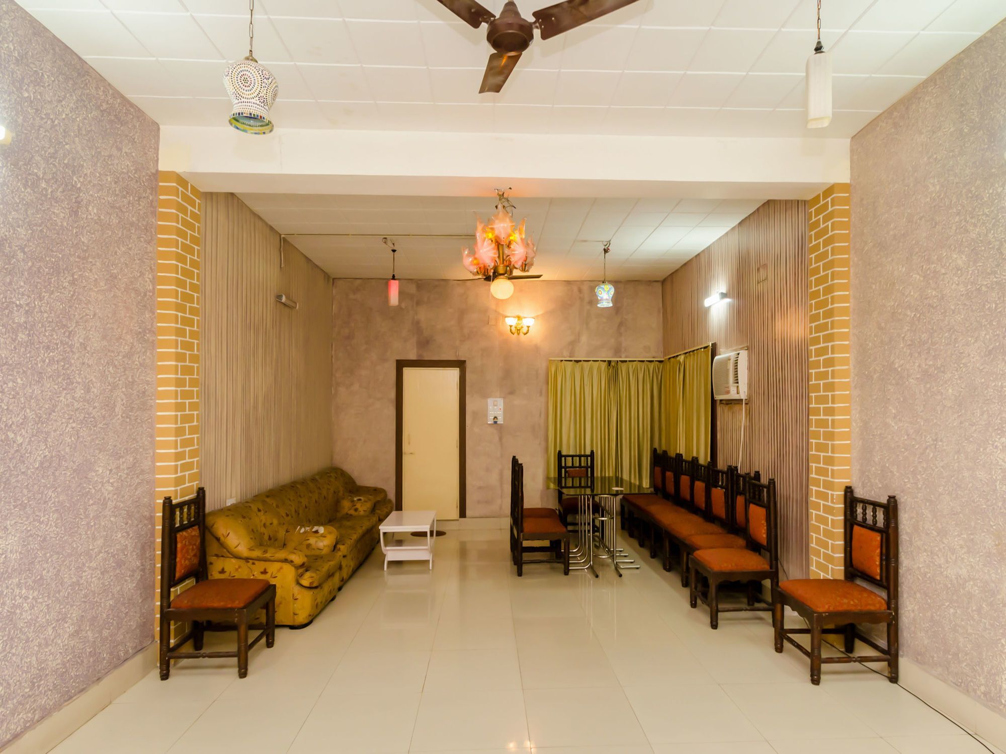 Oyo 8998 Hotel Aayash Liluah Exterior photo
